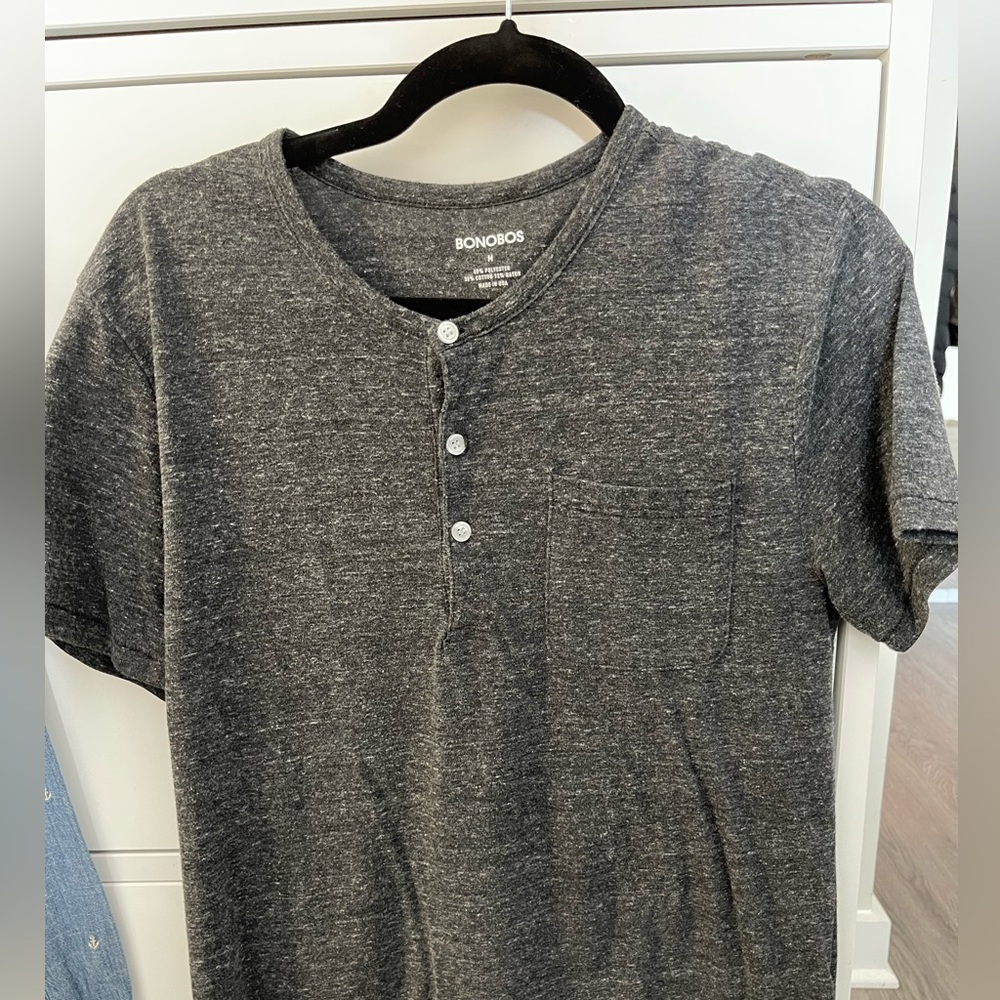 Men’s grey Bonobos henley. Size medium